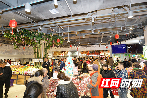 步步高廣場株洲店打造8萬平方米的一站式家庭時尚生活方式中心。.jpg