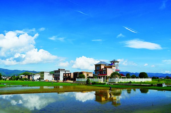 潔凈美麗的炎陵農(nóng)村。 方弘 攝