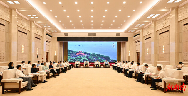 張慶偉毛偉明會(huì)見鐵凝張宏森一行
